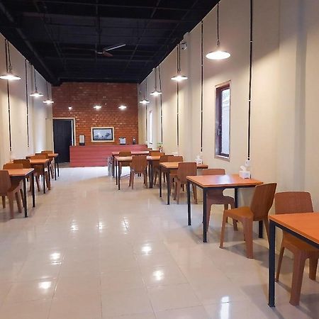 红多兹伊斯兰酒店-近占碑转运市场 Palmerah 外观 照片